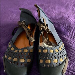 Women’s cut out loafers—5.5